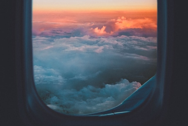 Picture of the view from an airplane window 